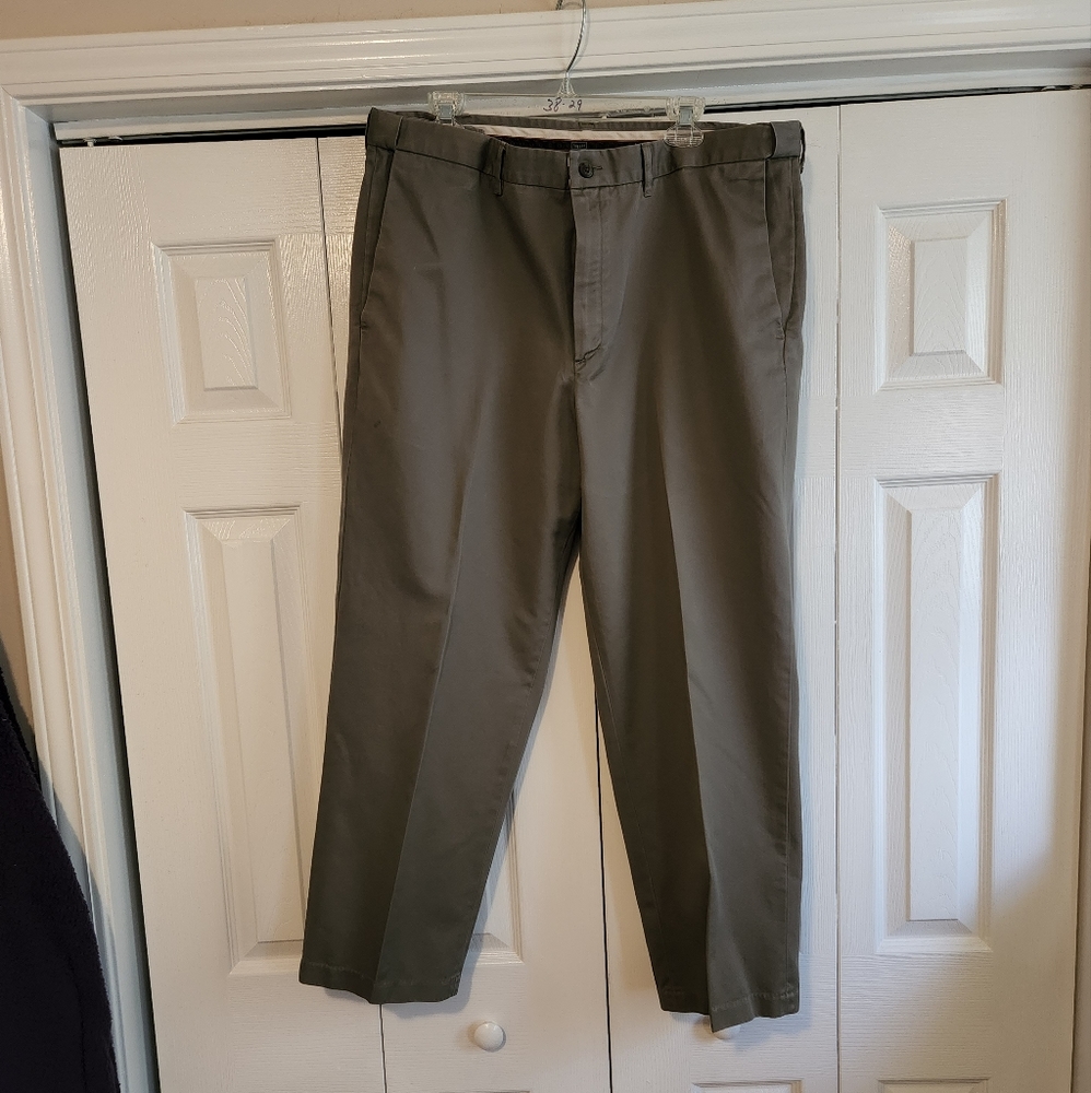 Haggar Mens dark khakis size 40x29